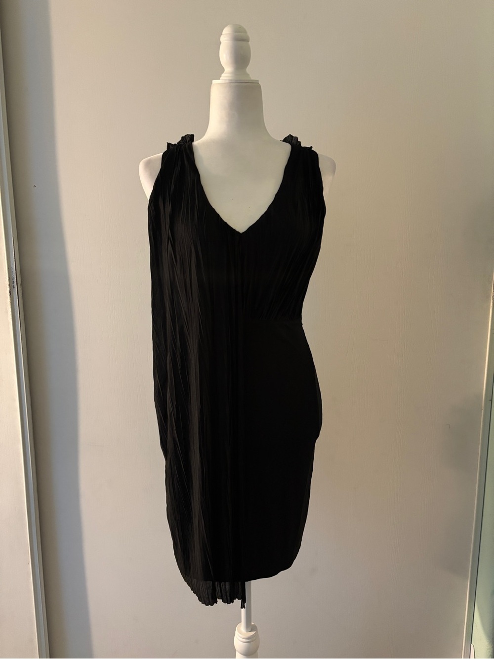 MARELLA Black Pleated Sleeveless Dress with V-Neck